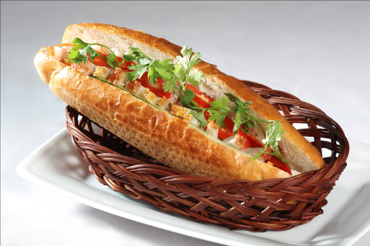 Heo quay bánh mì là nét đặc trưng của Sài Gòn